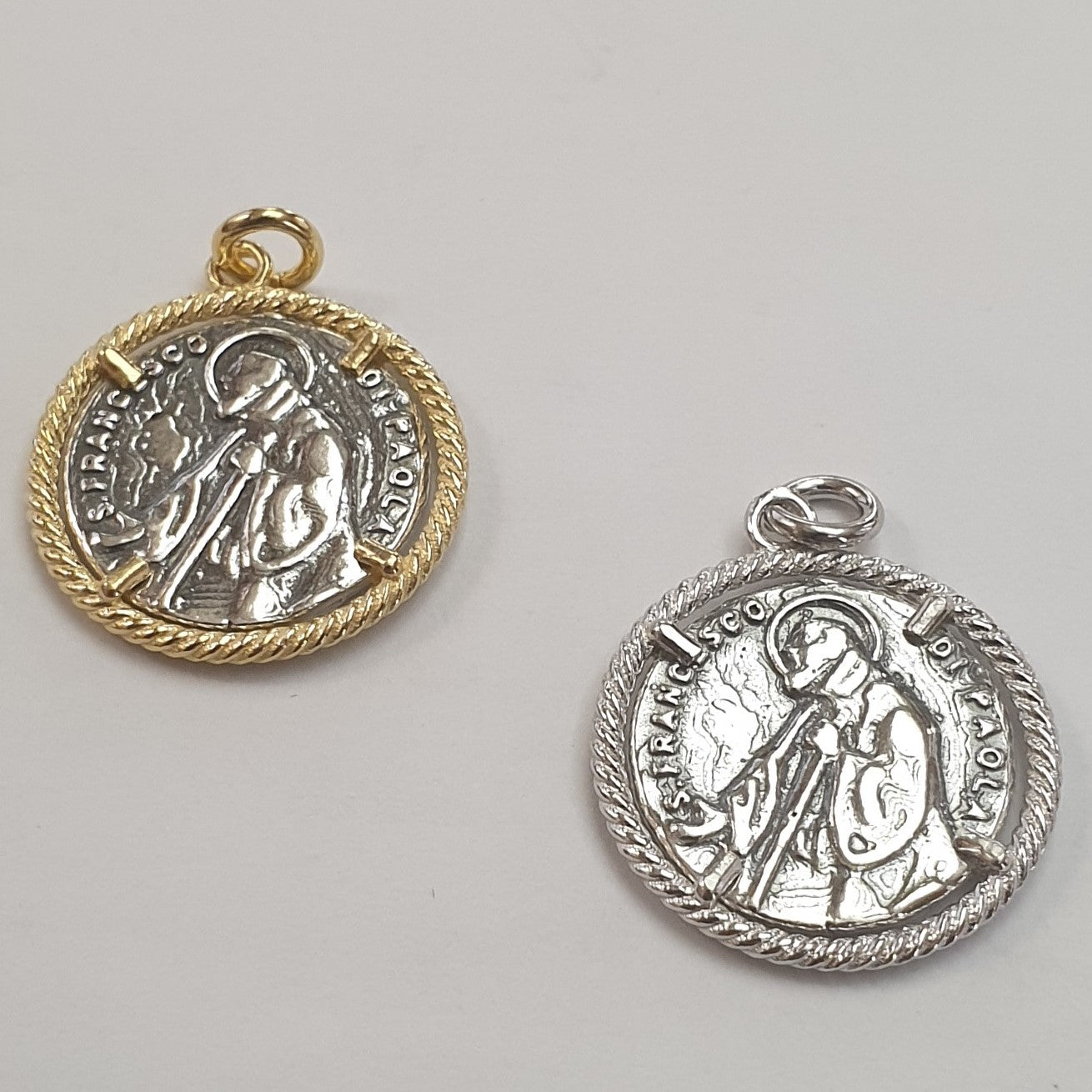 Ciondolo medio San Francesco di Paola in Argento 925 - CI.SF.MD  Amanthia   