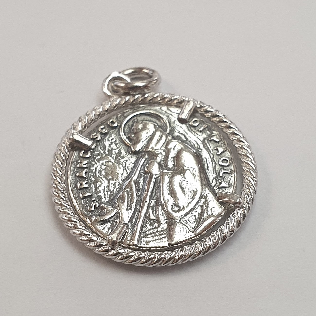 Ciondolo medio San Francesco di Paola in Argento 925 - CI.SF.MD  Amanthia Bianco  