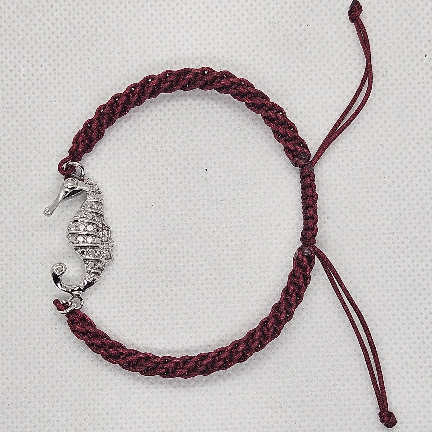 Bracciale  con Cavalluccio Marino Argento 925 Filo Intrecciato bordò  BR.RO.CAV