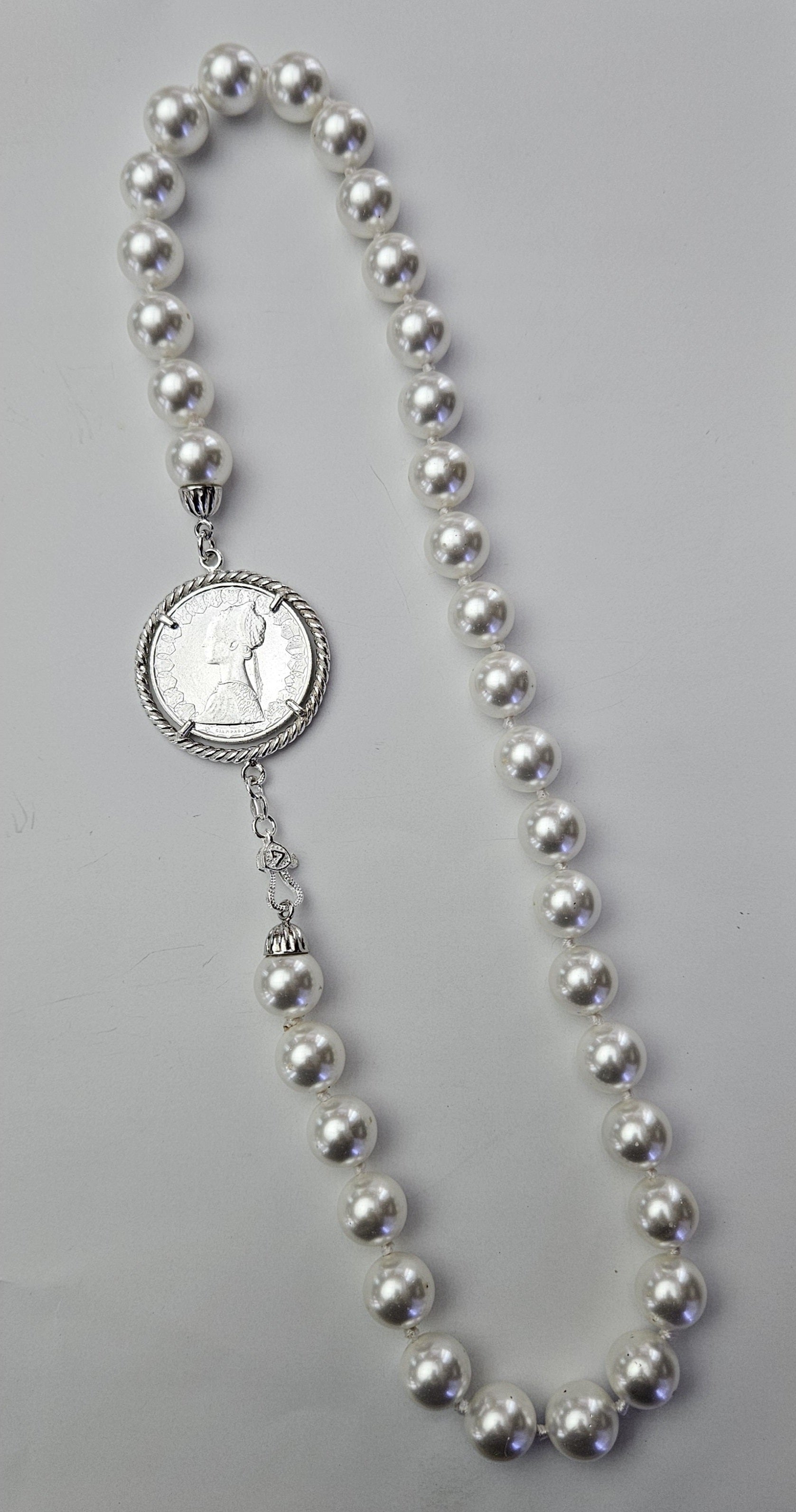 Collana Perle con Moneta d’epoca in argento 925 - CP.33.10.1.50  Amanthia   