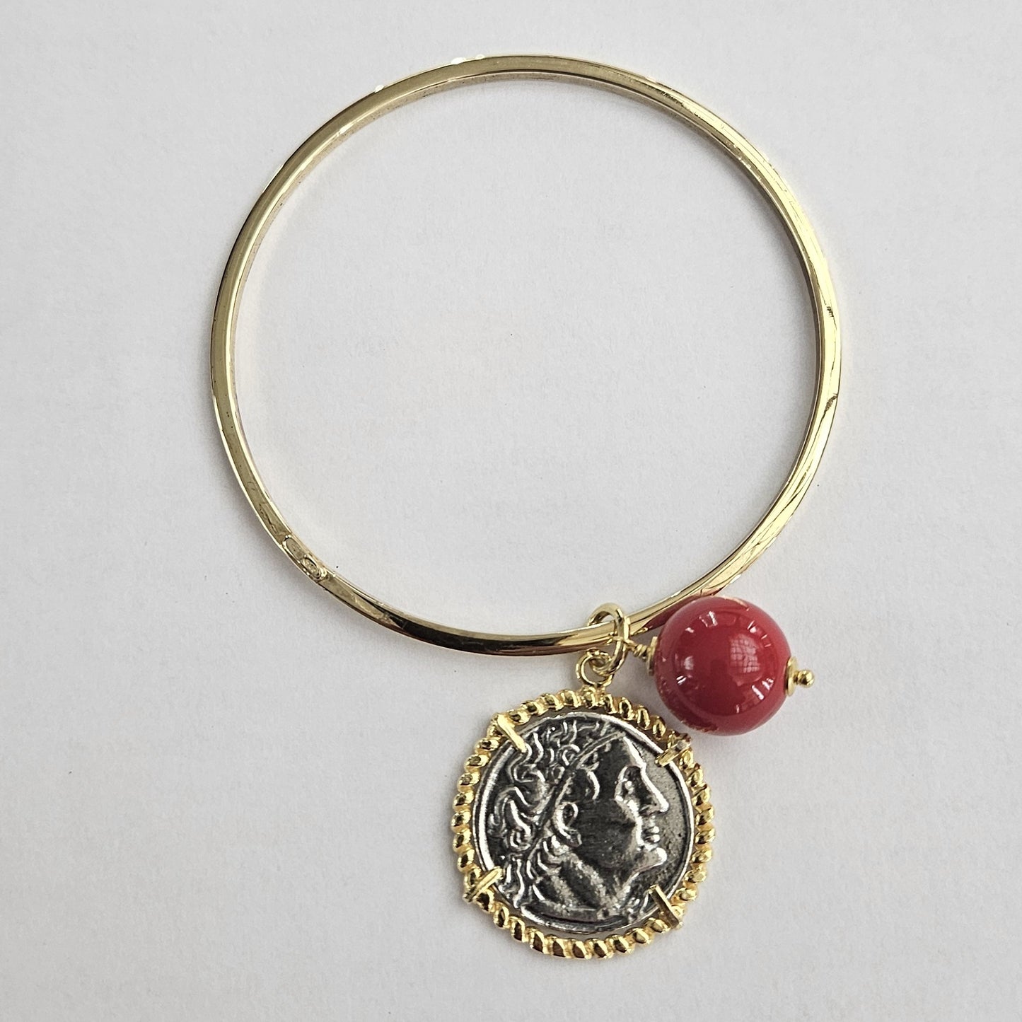 Bracciale argento rigido con moneta e sfera corallo - BR.22.79 Amanthia Argento dorato