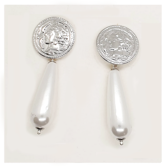 Orecchini argento pendenti con moneta e perla a goccia - OL.PP.LU  Amanthia Argento bianco  